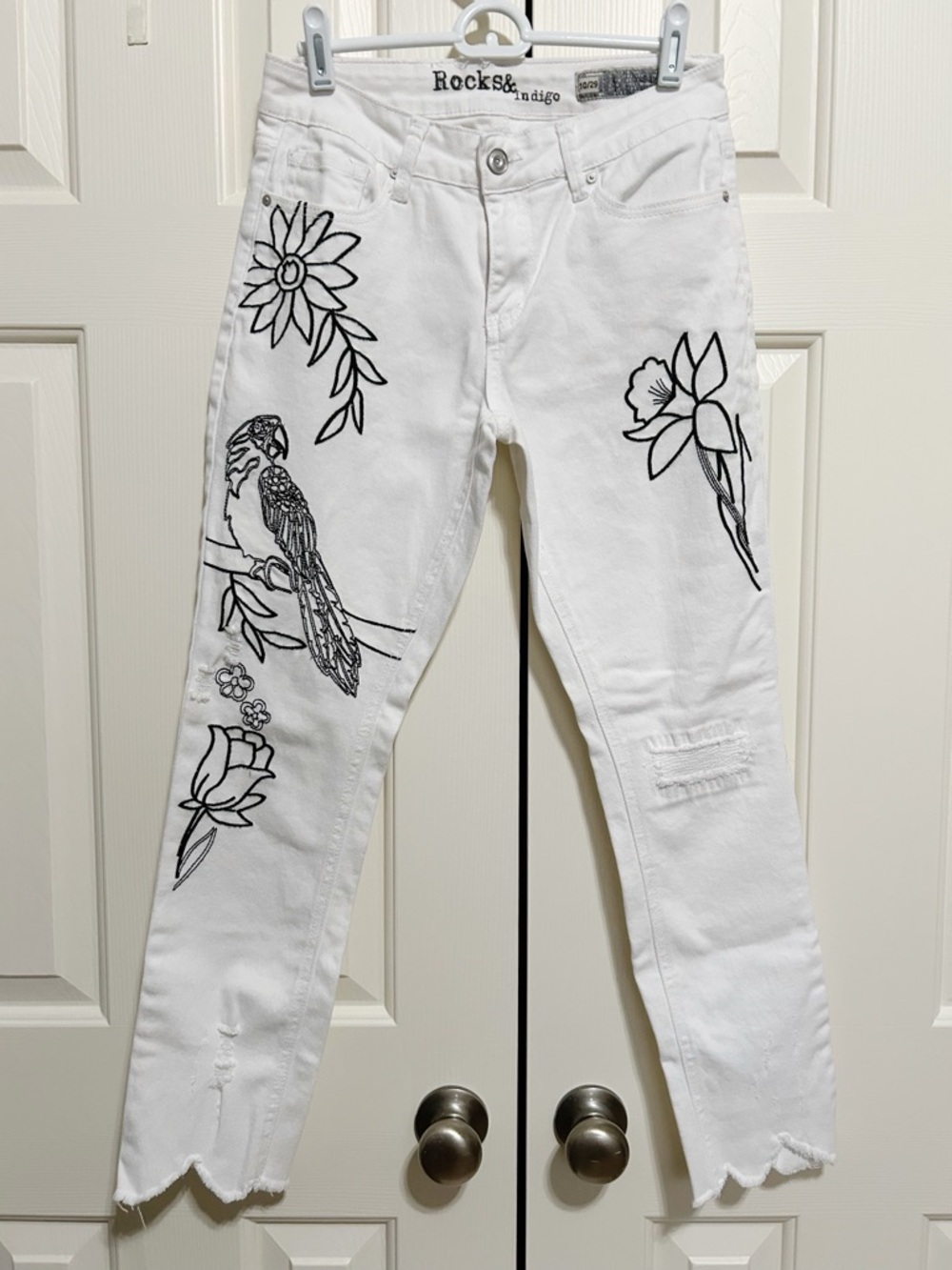 Rocks & Indigo Jeans 10 White Embroidery Grunge 80's Distressed Floral